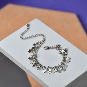 Hand-Cut Silver Star Hanging Motif Bracelet: A Hint of Heavenly Style