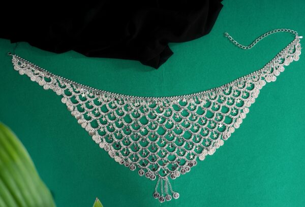 Descriptives of the Classical Silver Kamarbandh  jewellery