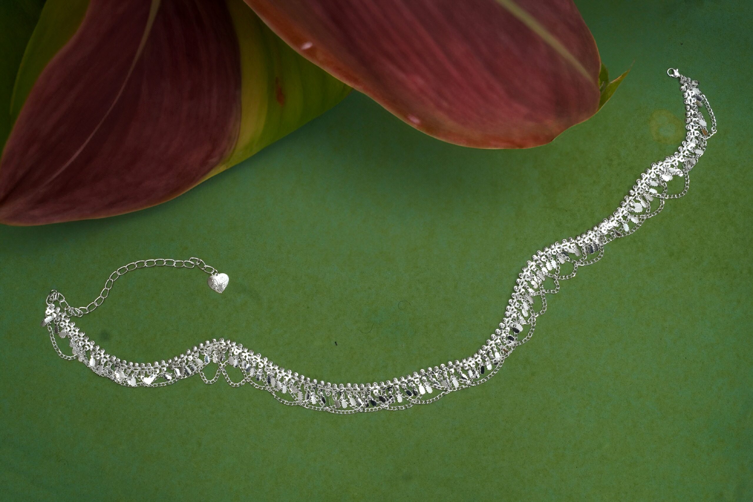 Women's fashion that is both stylish and elegant, with silver kamarbandh jewelry